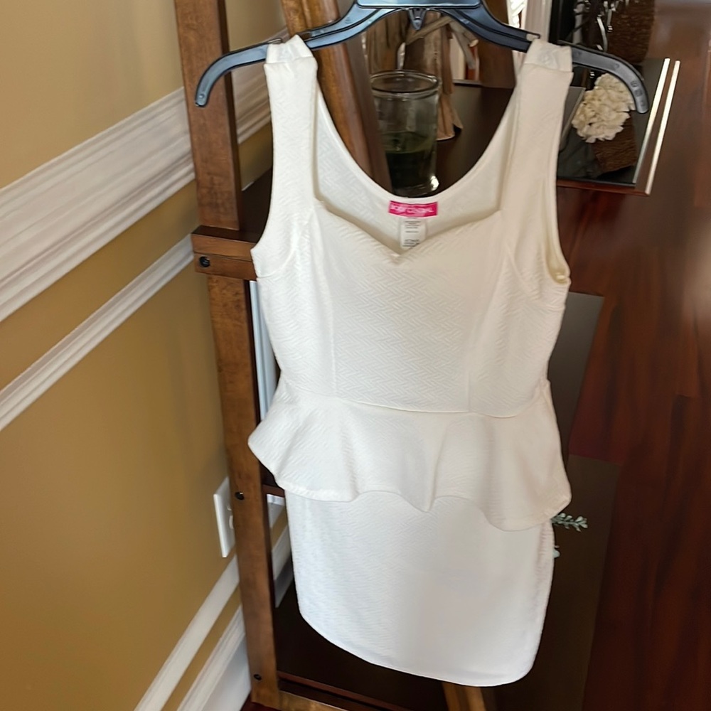 CUTE MINI DRESS! Never worn.